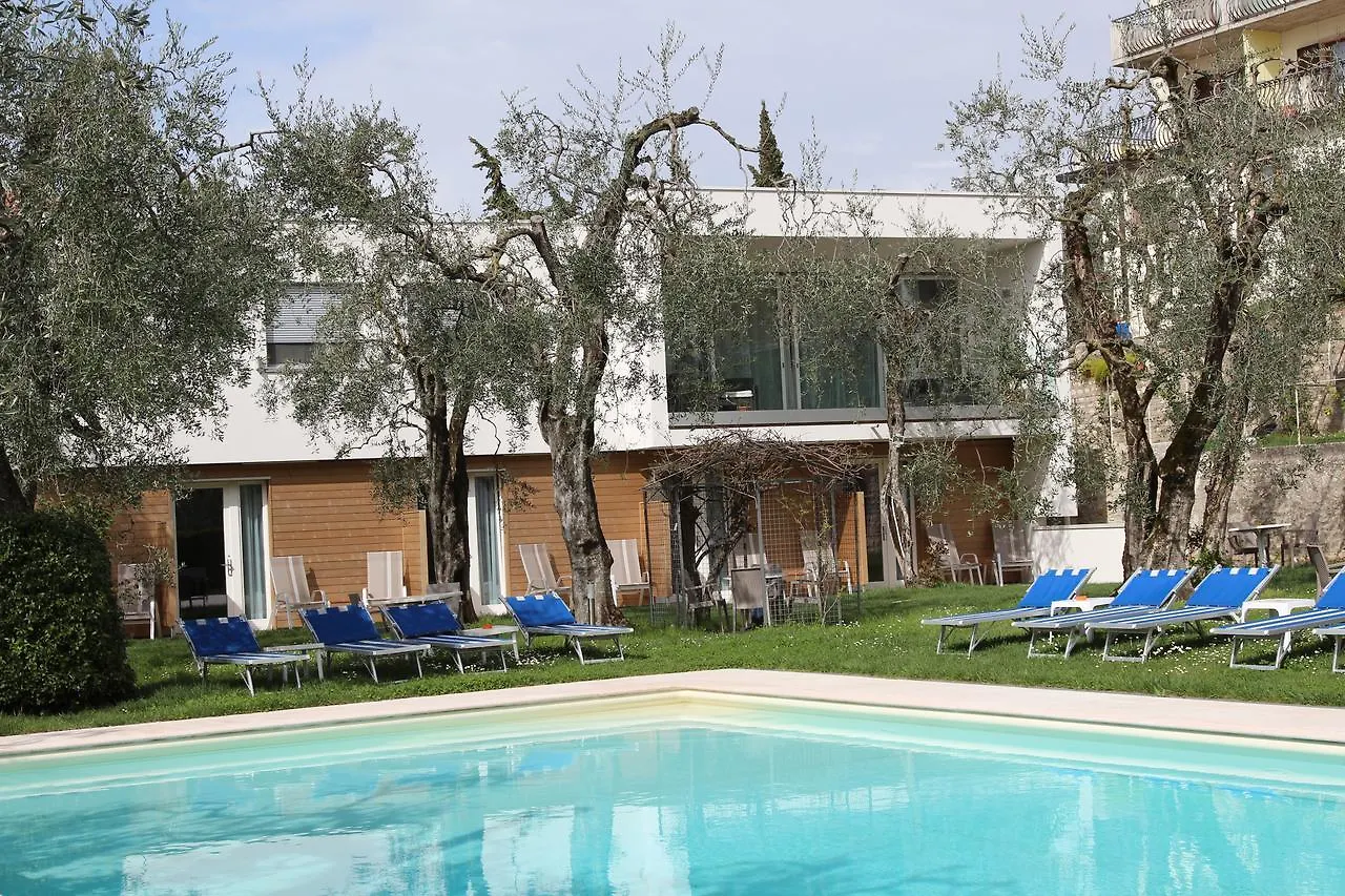 Hotel Augusta Malcesine 3*,